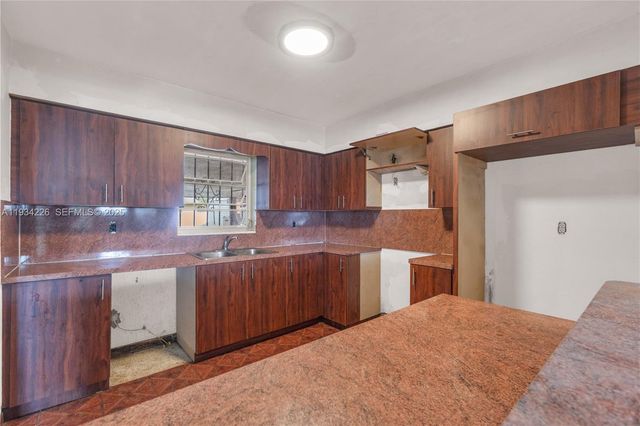 1361 NW 111th St, Miami, FL 33167