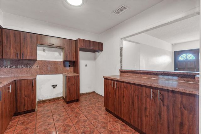 1361 NW 111th St, Miami, FL 33167