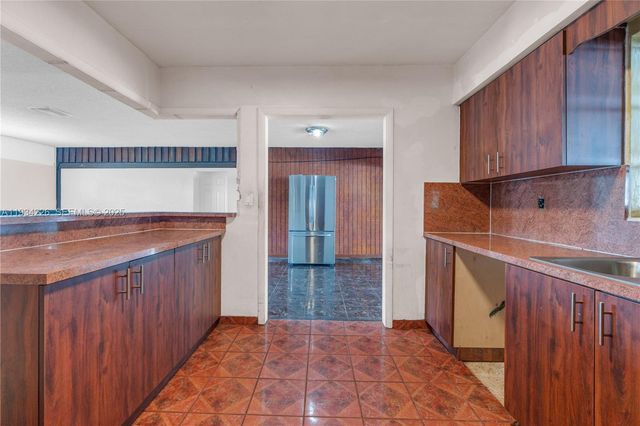 1361 NW 111th St, Miami, FL 33167