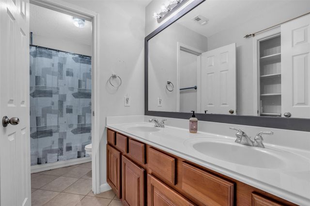 12807 Winding Manor Drive, Houston, TX 77044
