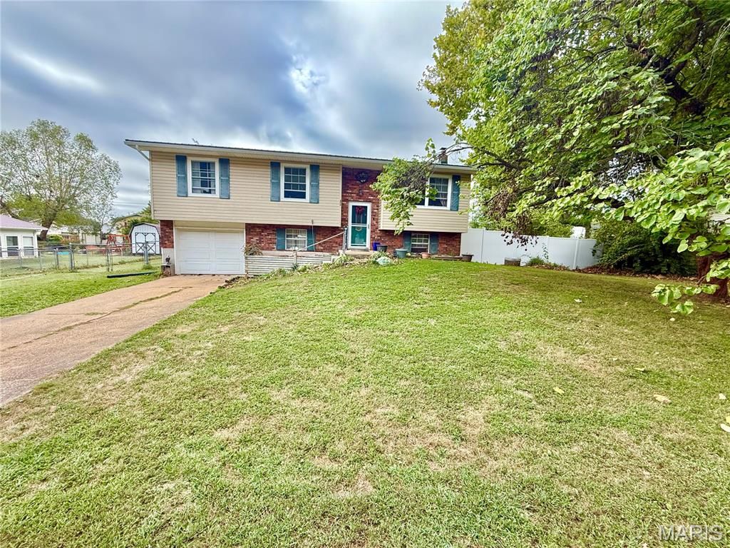 610 Walter Street, Farmington, MO 63640
