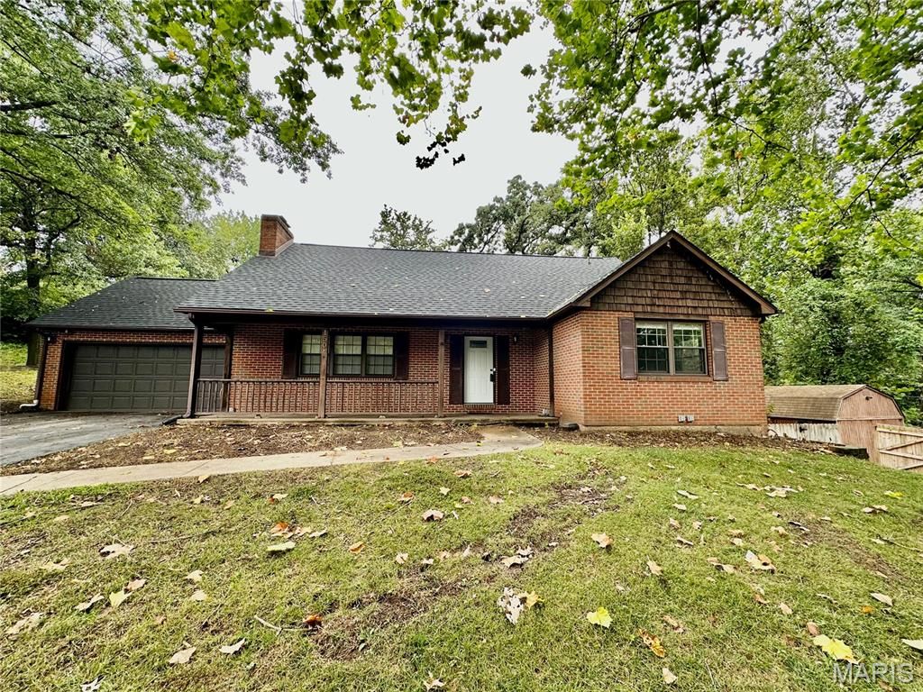 1504 Paris Drive, Godfrey, IL 62035