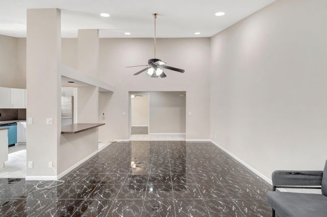 82 Baytree Circle, Boynton Beach, FL 33436