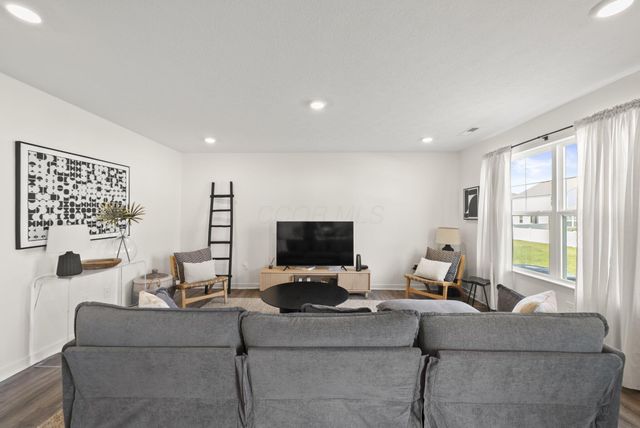3790 Alledonia Drive, Grove City, OH 43123