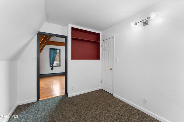 1 Keyes Lane, Brunswick, NY 12180