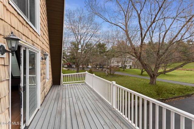 1 Keyes Lane, Brunswick, NY 12180