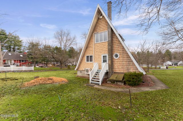 1 Keyes Lane, Brunswick, NY 12180