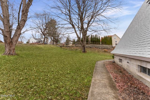 1 Keyes Lane, Brunswick, NY 12180