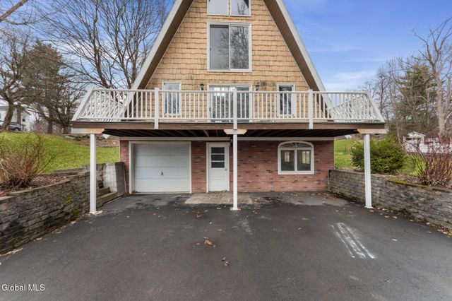 1 Keyes Lane, Brunswick, NY 12180