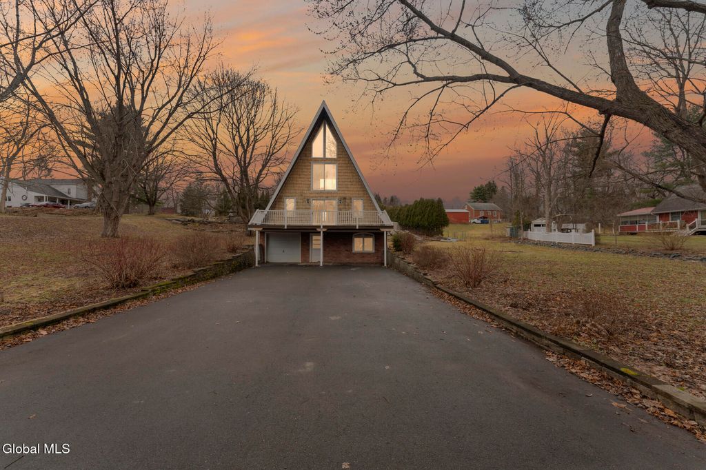 1 Keyes Lane, Brunswick, NY 12180