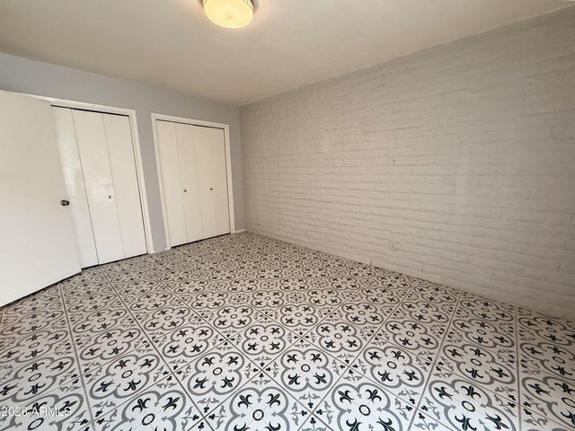 1122 S McClintock Drive A, Tempe, AZ 85281