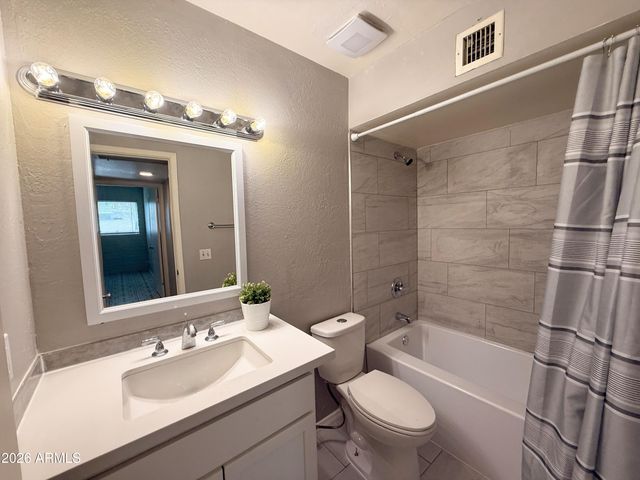 1122 S McClintock Drive A, Tempe, AZ 85281