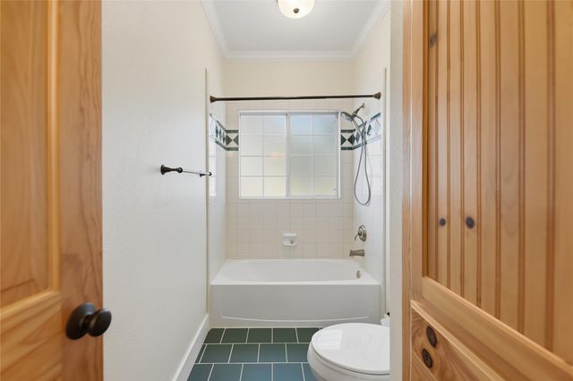 820 Candlelight Circle, Brenham, TX 77833