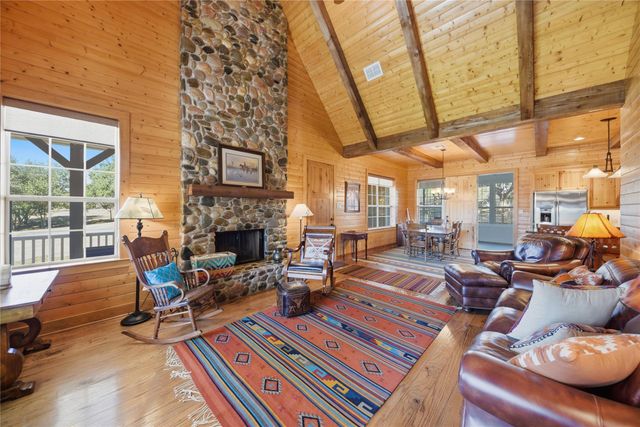 820 Candlelight Circle, Brenham, TX 77833