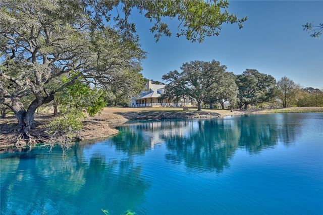 820 Candlelight Circle, Brenham, TX 77833