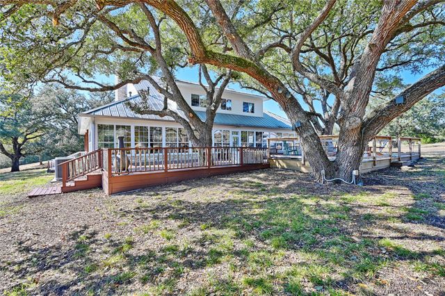 820 Candlelight Circle, Brenham, TX 77833