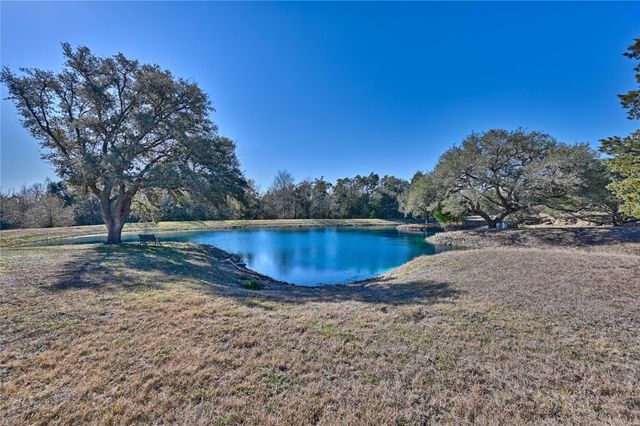 820 Candlelight Circle, Brenham, TX 77833