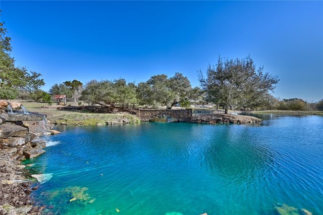 820 Candlelight Circle, Brenham, TX 77833