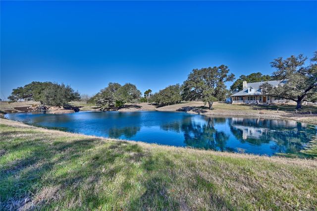 820 Candlelight Circle, Brenham, TX 77833