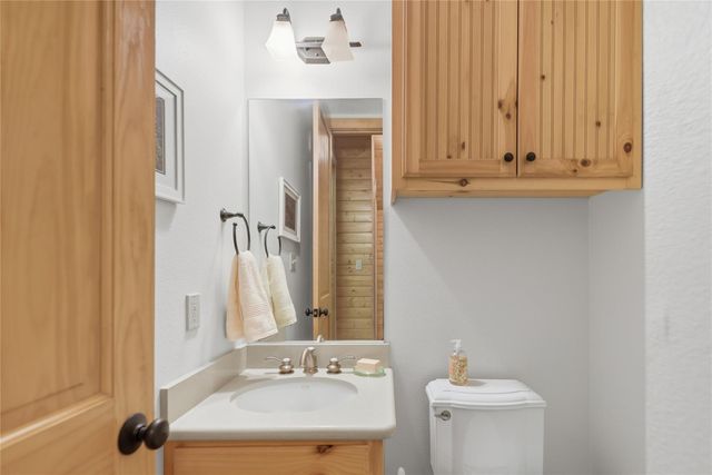 820 Candlelight Circle, Brenham, TX 77833