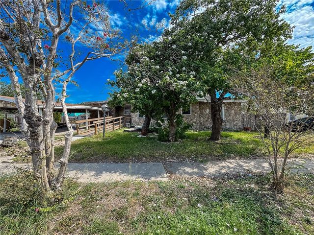 2702 Riggan St, Corpus Christi, TX 78404