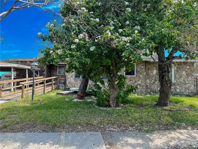 2702 Riggan St, Corpus Christi, TX 78404