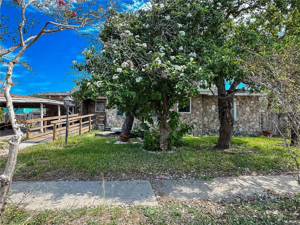 2702 Riggan St, Corpus Christi, TX 78404