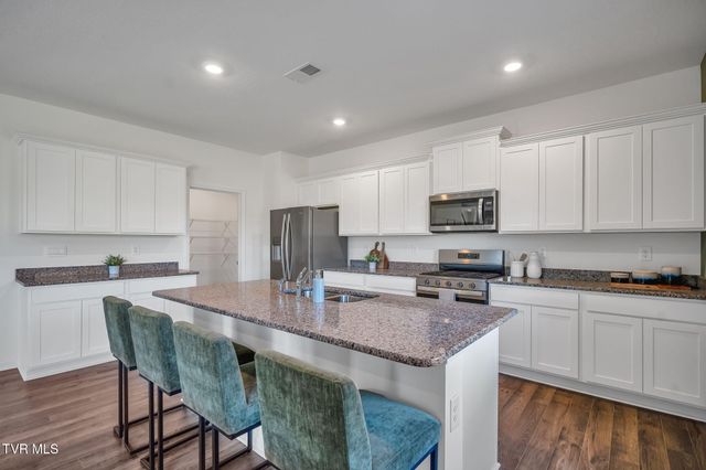 332 Cookie Loop, Gray, TN 37615