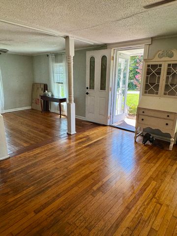 51 Circle Drive, Rossville, GA 30741