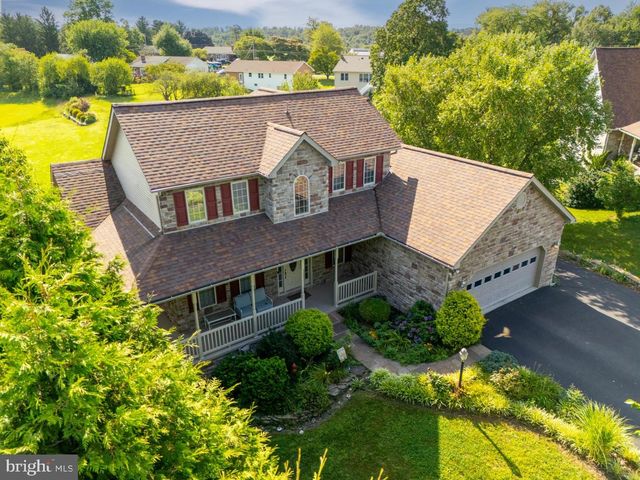 1458 HIGHFIELD COURT, Chambersburg, PA 17202