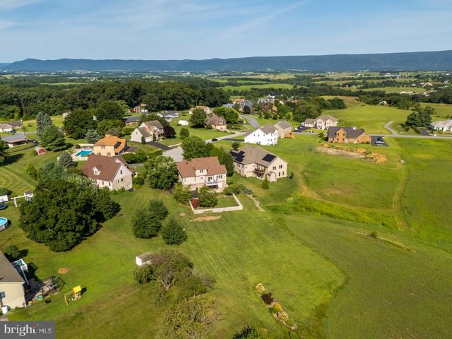 1458 HIGHFIELD COURT, Chambersburg, PA 17202