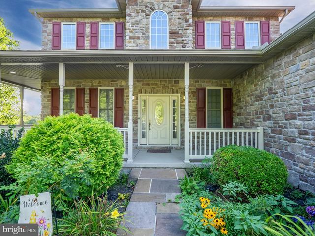 1458 HIGHFIELD COURT, Chambersburg, PA 17202