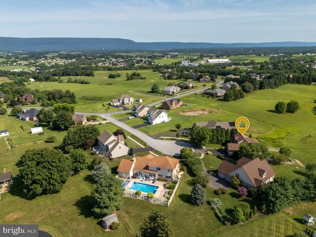 1458 HIGHFIELD COURT, Chambersburg, PA 17202