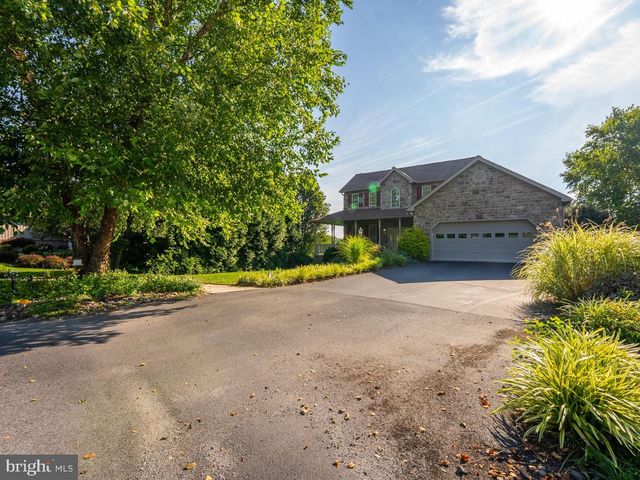 1458 HIGHFIELD COURT, Chambersburg, PA 17202