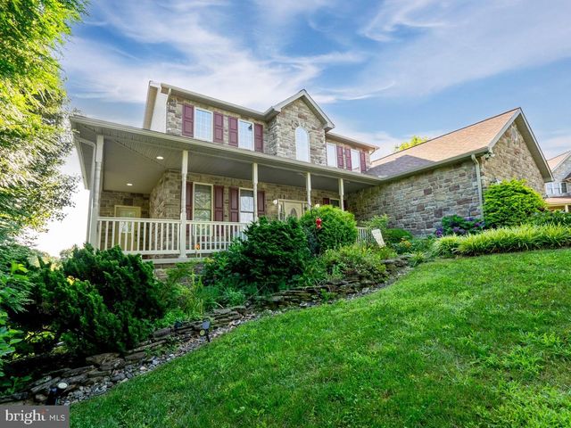 1458 HIGHFIELD COURT, Chambersburg, PA 17202