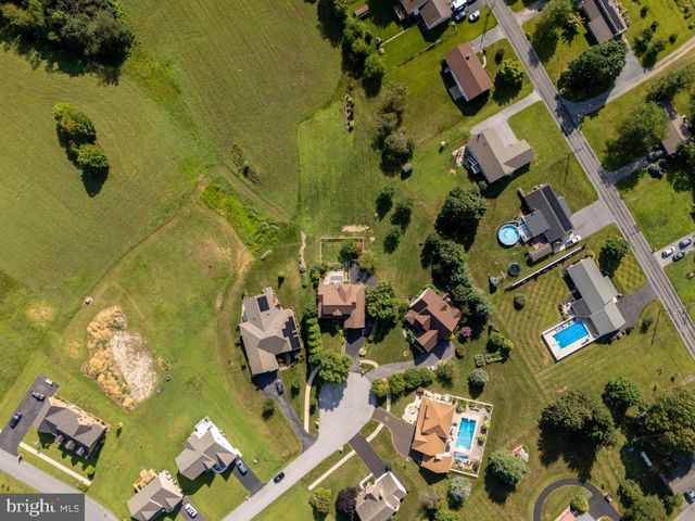 1458 HIGHFIELD COURT, Chambersburg, PA 17202