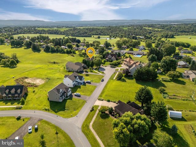 1458 HIGHFIELD COURT, Chambersburg, PA 17202