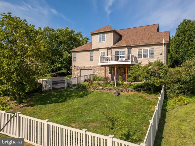 1458 HIGHFIELD COURT, Chambersburg, PA 17202