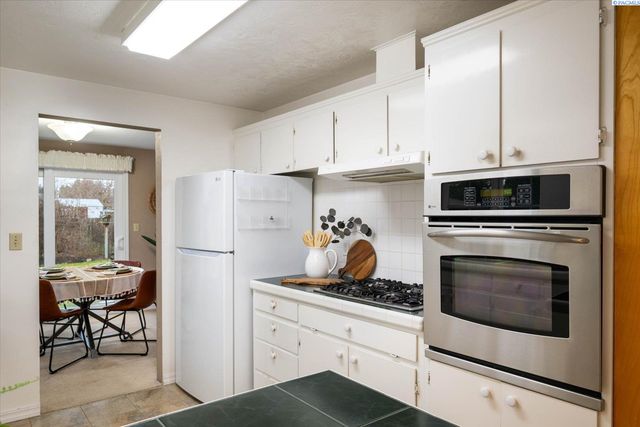 4004 W Nixon Street, Pasco, WA 99301