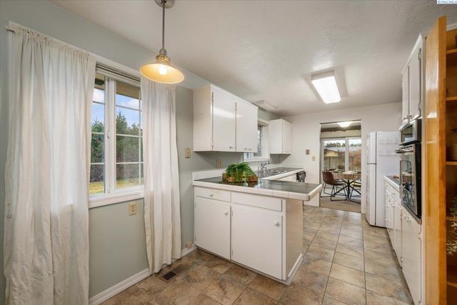 4004 W Nixon Street, Pasco, WA 99301