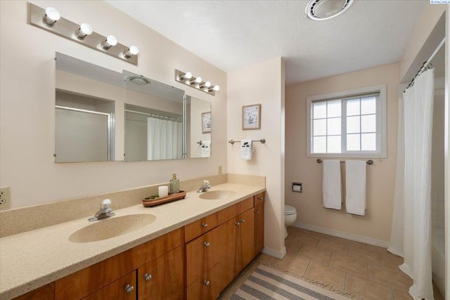 4004 W Nixon Street, Pasco, WA 99301