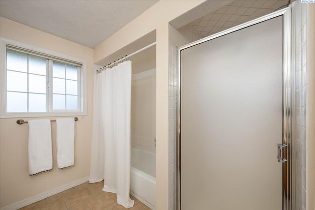 4004 W Nixon Street, Pasco, WA 99301