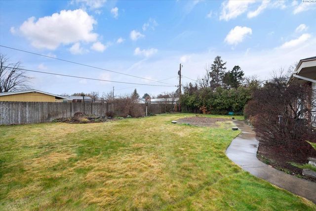 4004 W Nixon Street, Pasco, WA 99301