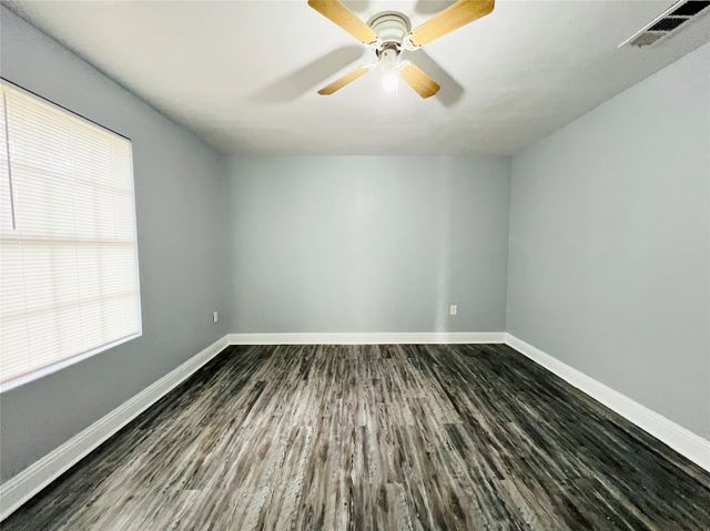 2621 E 12th Street, Fort Worth, TX 76111