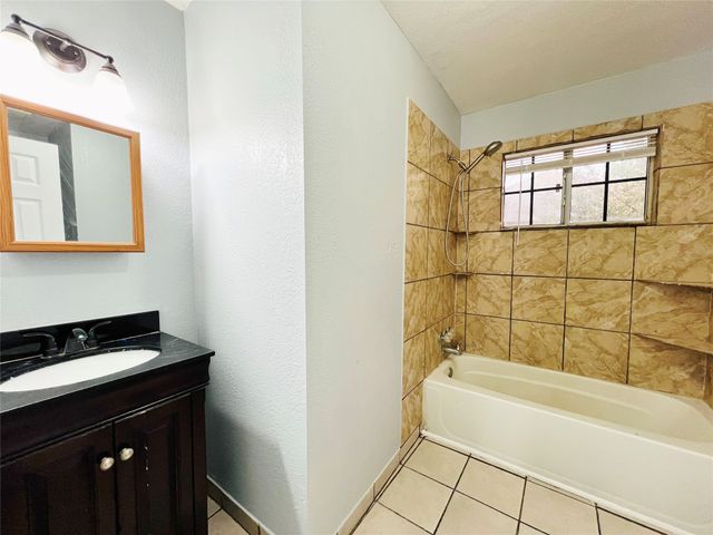 2621 E 12th Street, Fort Worth, TX 76111
