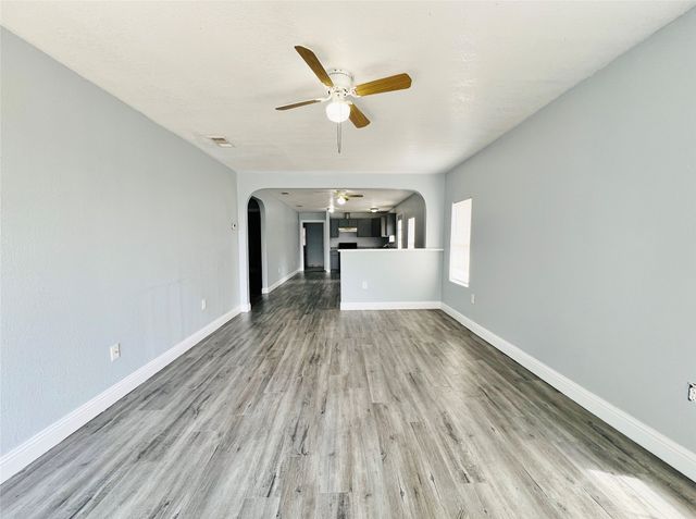 2621 E 12th Street, Fort Worth, TX 76111