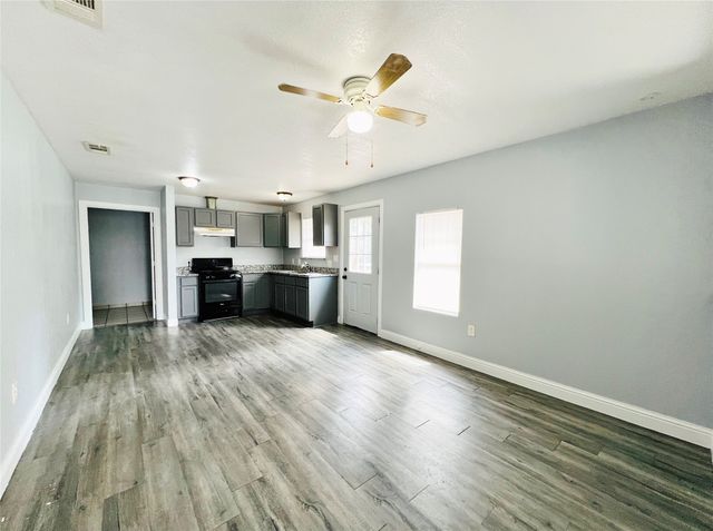 2621 E 12th Street, Fort Worth, TX 76111