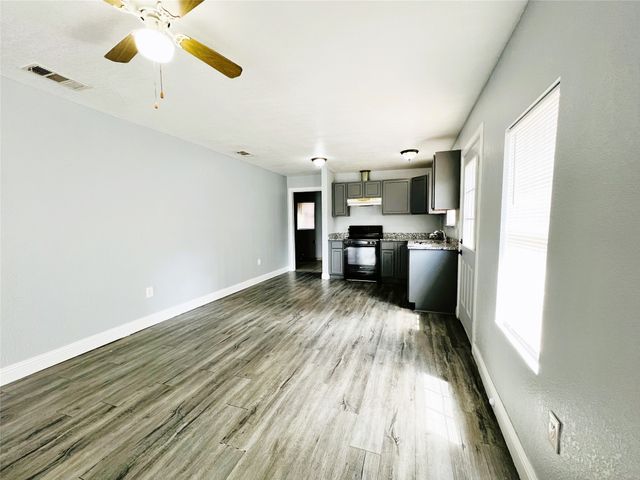 2621 E 12th Street, Fort Worth, TX 76111