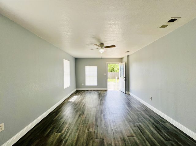 2621 E 12th Street, Fort Worth, TX 76111