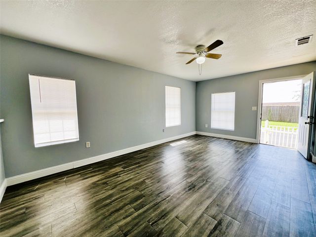 2621 E 12th Street, Fort Worth, TX 76111